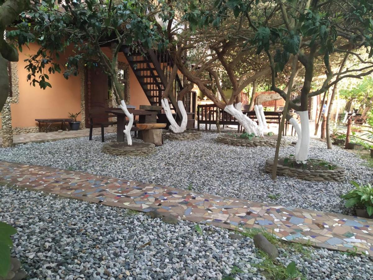 Guest House Lev Pizunda Bagian luar foto