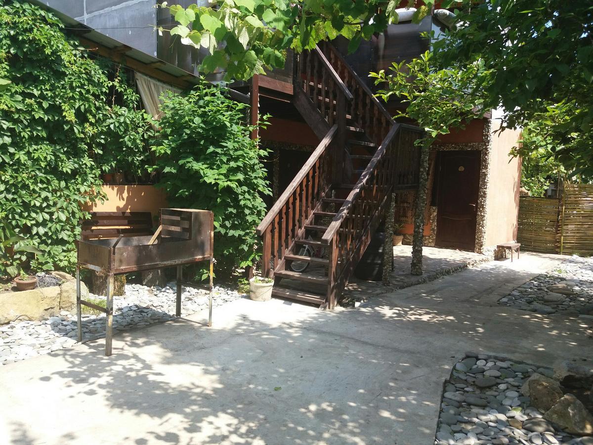 Guest House Lev Pizunda Bagian luar foto