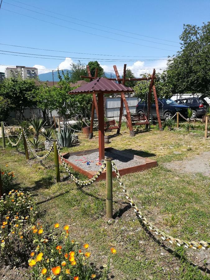 Guest House Lev Pizunda Bagian luar foto